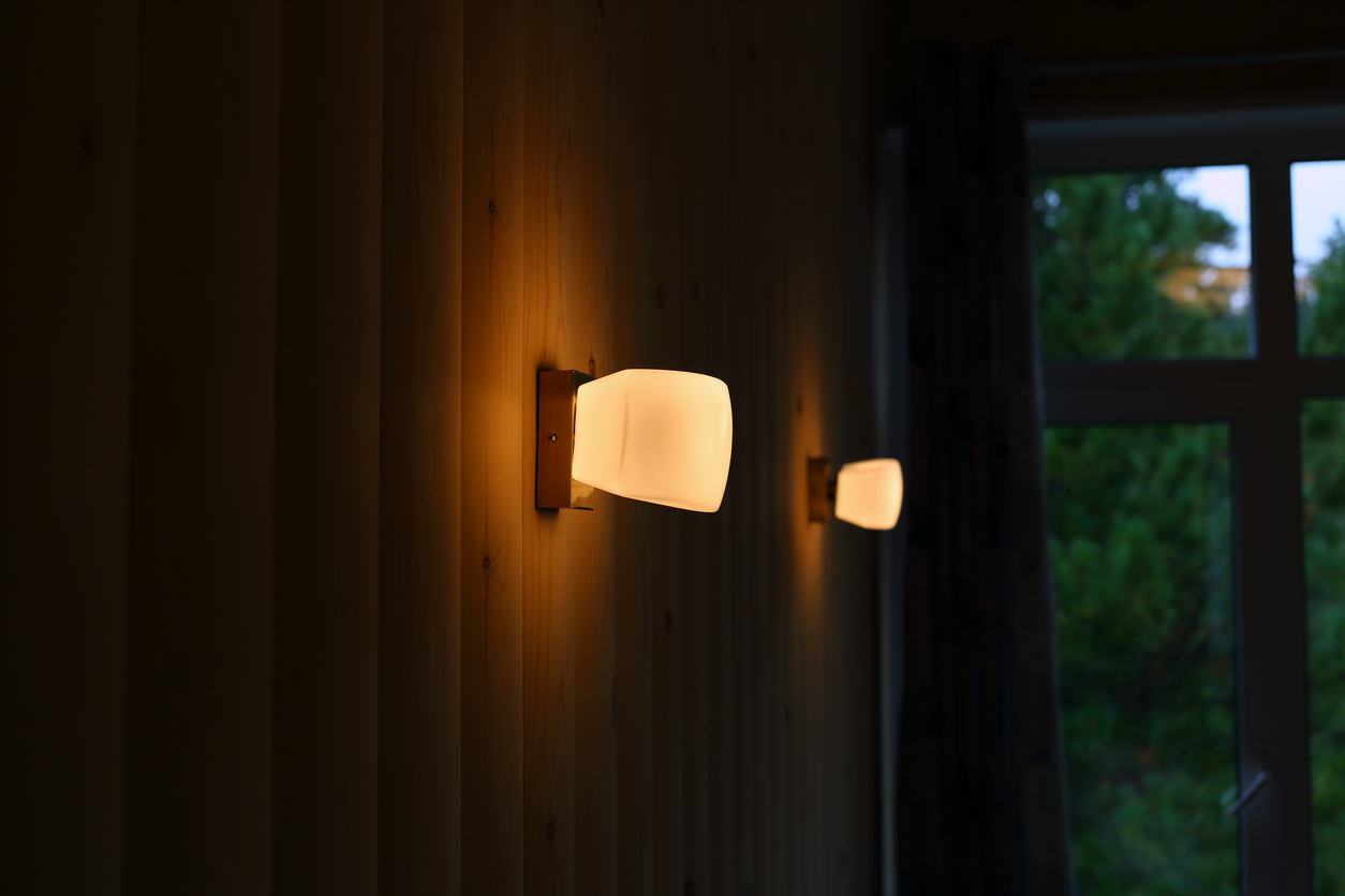 Why Do My Lights Dim When My AC Is On?